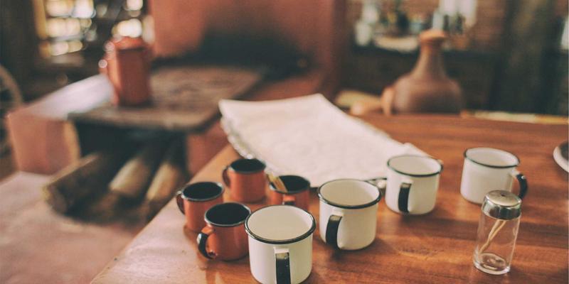 认领这只鸟背后的设计哲学：孟菲斯风格如何打破常规，激发你的生活灵感